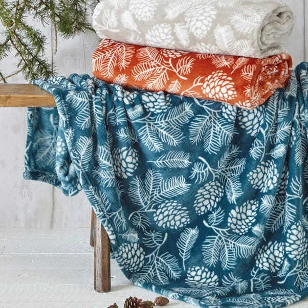 Furn Irwin Fleece Throw 140x180 3 Furn Irwin Fleece Throw 140x180 - Image 3