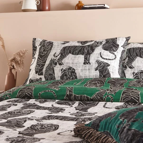 Furn. Wildcat Duvet Cover And Pillowcase Set Jungle Green 5 Furn. Wildcat Duvet Cover And Pillowcase Set Jungle Green - Image 5