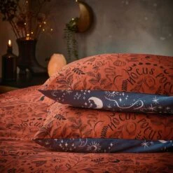 Furn. Witchy Vibes Duvet Cover And Pillowcase Set Rust -Furn Store 30877042 alt01