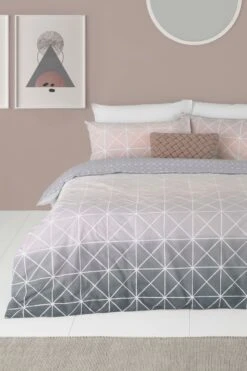Furn. Spectrum Geometric Line Reversible Duvet Cover And Pillowcase Set