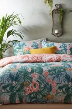 Furn. Medinilla Tropical Reversible Duvet Cover And Pillowcase Set