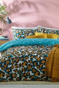 Furn. Ayanna Leopard Reversible Duvet Cover And Pillowcase Set