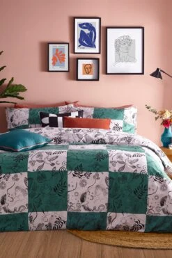 Furn. Mythos Checkerboard Abstract Reversible Duvet Cover And Pillowcase Set