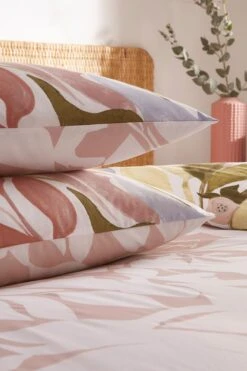 Furn. Amarosa Abstract Floral Reversible Duvet Cover And Pillowcase Set -Furn Store D95751s3