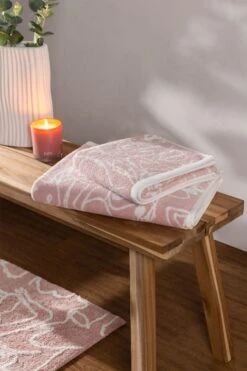 Furn. 4 Piece Everybody Towel Bale