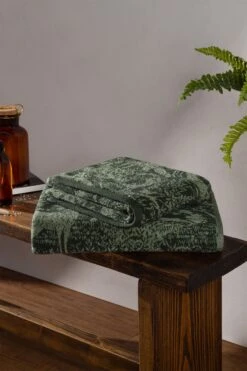 Furn. 4 Piece Winter Woods Towel Bale