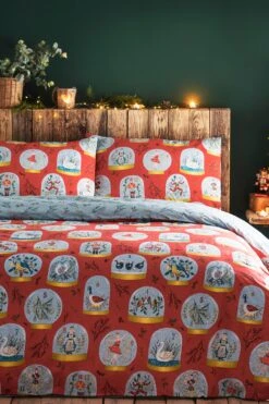Furn. Twelve Days Of Christmas Reversible Duvet Cover And Pillowcase Set