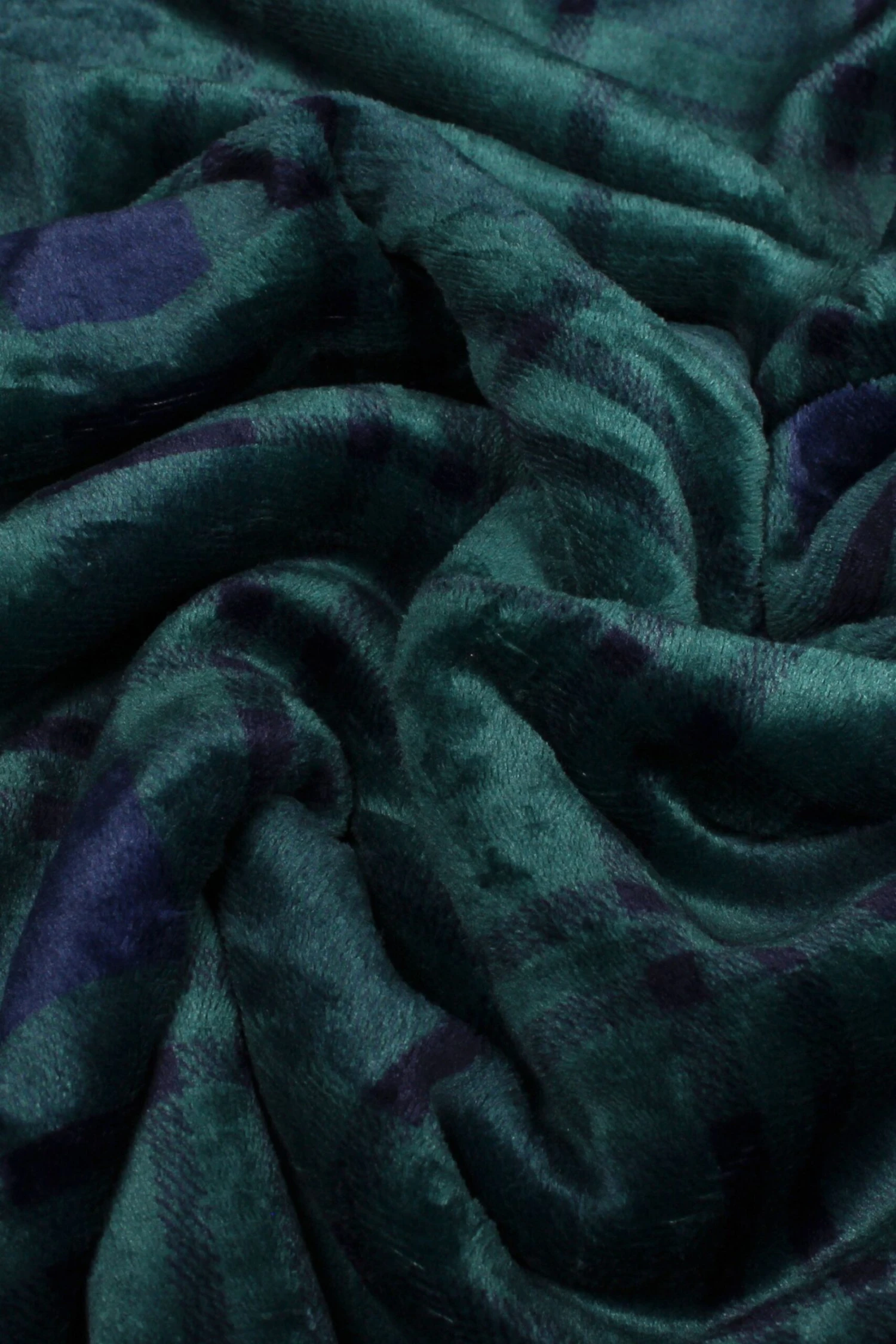 Furn. Blake Throw 3 Furn. Blake Throw - Image 3