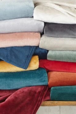 Furn Harlow Throw -Furn Store T16980s5