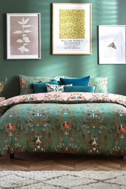 Furn. Lunawood Printed Nature Reversible Duvet Cover And Pillowcase Set