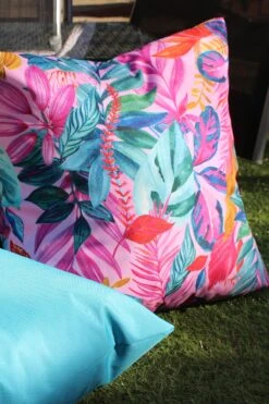 Furn. Psychadelic Jungle Water Resistant Outdoor Cushion