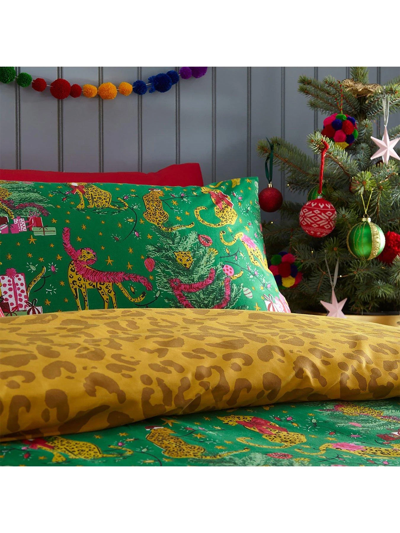 Furn Purrfect Christmas Duvet Cover Set - Green 3 Furn Purrfect Christmas Duvet Cover Set - Green - Image 3