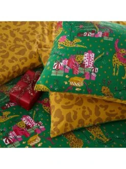 Furn Purrfect Christmas Duvet Cover Set - Green 8 Furn Purrfect Christmas Duvet Cover Set - Green -Furn Store V7LX9 SQ4 0000000047 GREEN SLd1