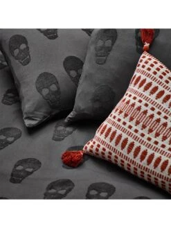 Furn Halloween Tufted Skulls Duvet Cover Set - Charcoal -Furn Store V83QT SQ4 0000000071 CHARCOAL SLd1
