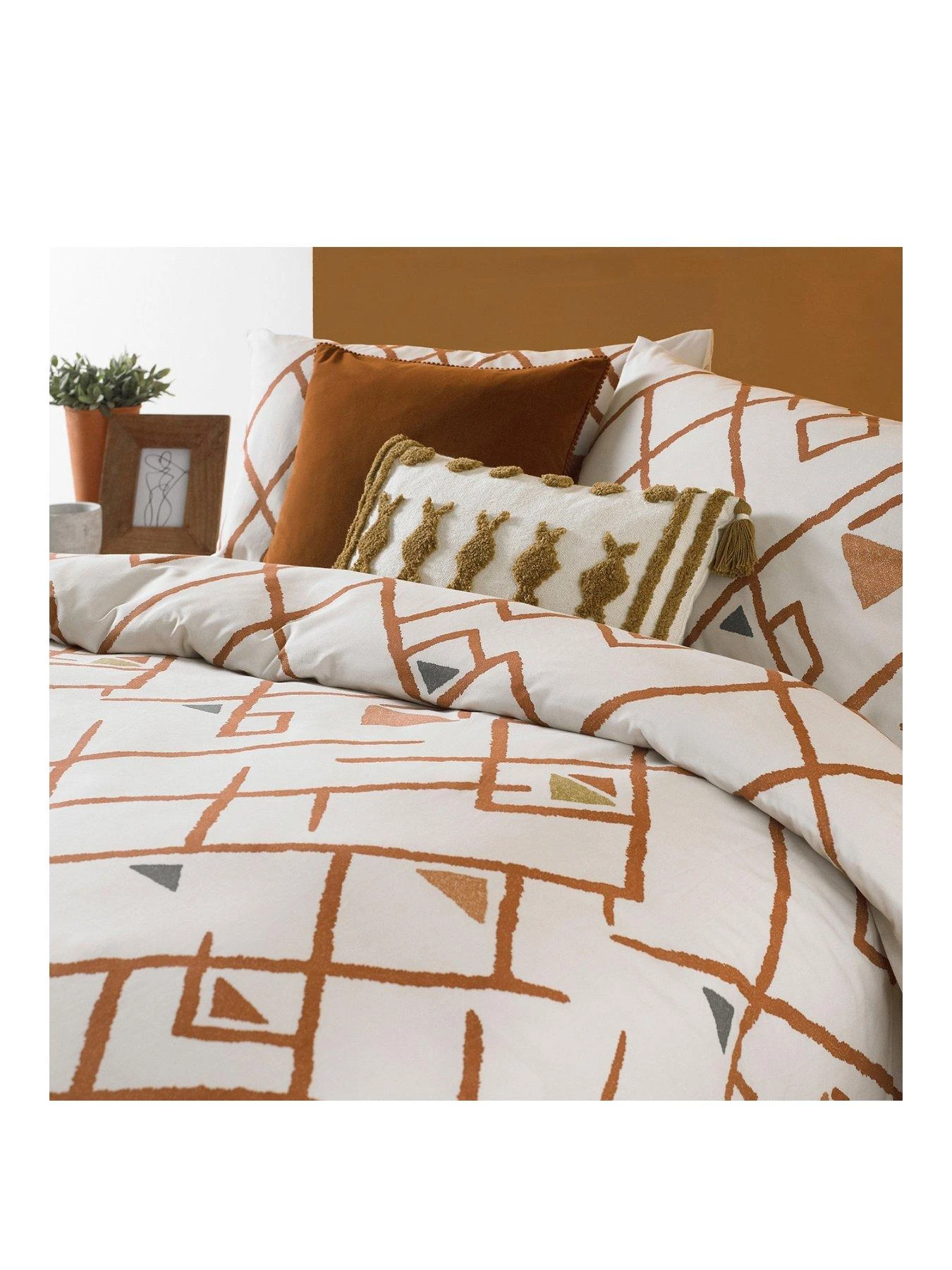 Furn Inka Duvet Cover Set - White 2 Furn Inka Duvet Cover Set - White - Image 2