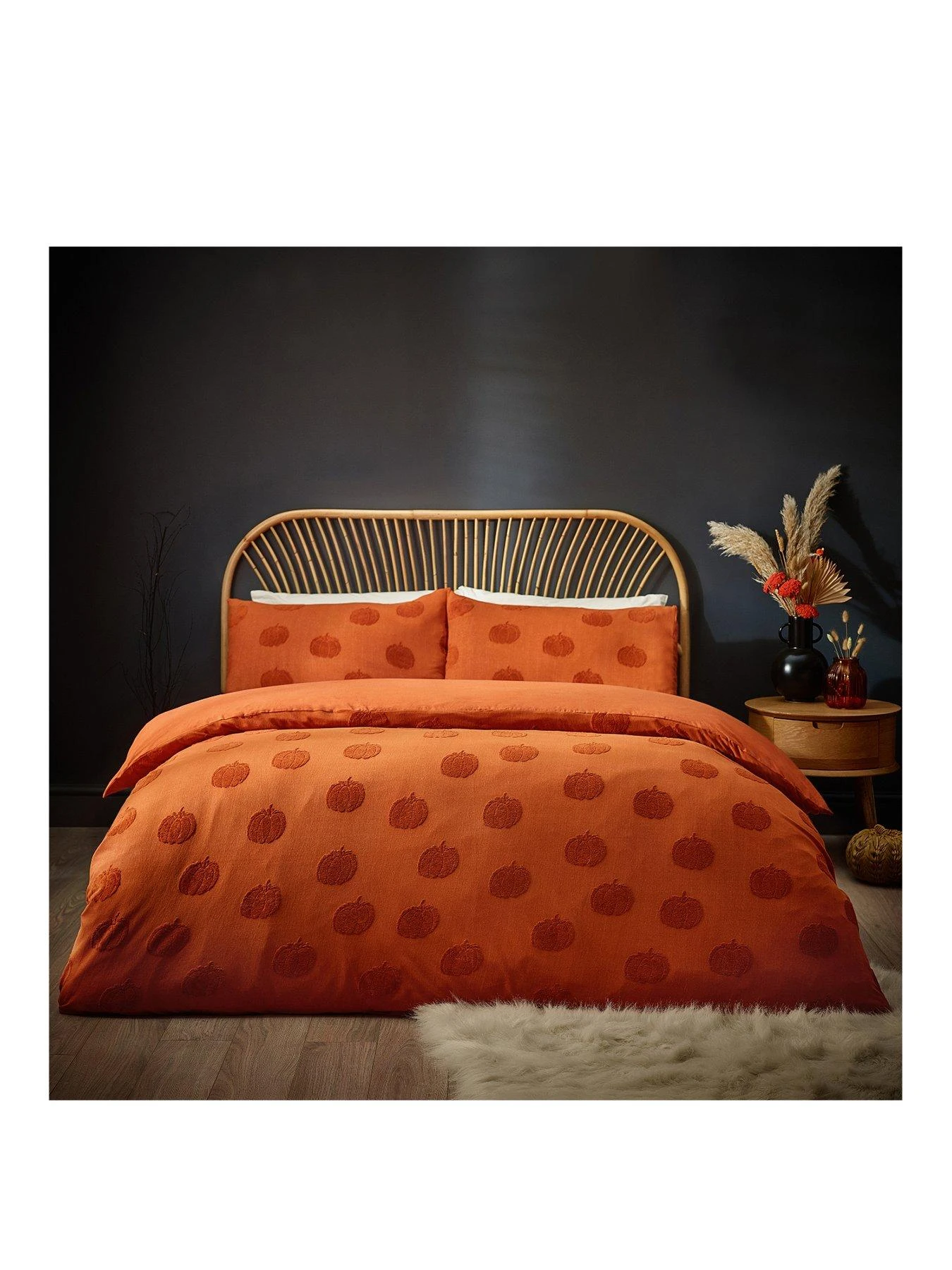Furn Halloween Tufted Pumpkins Duvet Cover Set - Orange 2 Furn Halloween Tufted Pumpkins Duvet Cover Set - Orange - Image 2