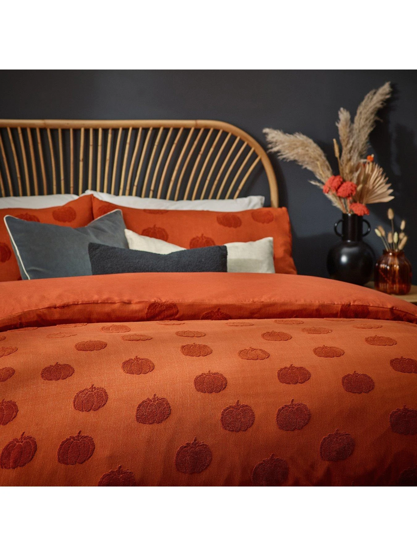 Furn Halloween Tufted Pumpkins Duvet Cover Set - Orange 3 Furn Halloween Tufted Pumpkins Duvet Cover Set - Orange - Image 3